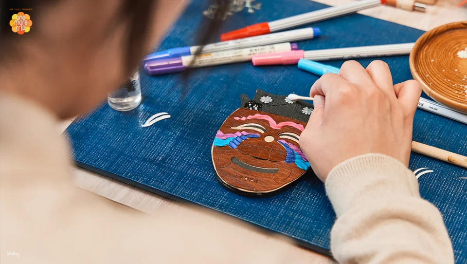 DIY Workshop: Make a Traditional Mask & Owl-Shaped Watch | Seoul, South Korea