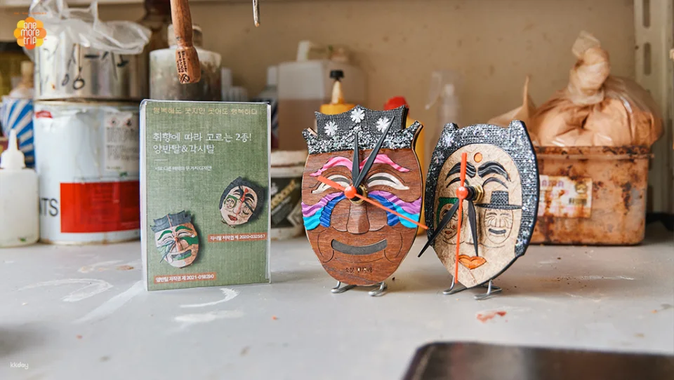 DIY Workshop: Make a Traditional Mask & Owl-Shaped Watch | Seoul, South Korea