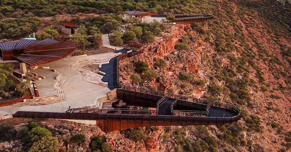 [2-Day Tour] Western Australia Hutt Lagoon Secret Stargazing + Pinnacles Desert + Nature’s Window + White Sand Dunes + Most Beautiful Pink Lake Tour Includes Pink Lake Aerial Photography [Small Group, Up to 11 People]