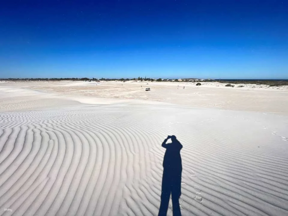 [2-Day Tour] Western Australia Hutt Lagoon Secret Stargazing + Pinnacles Desert + Nature’s Window + White Sand Dunes + Most Beautiful Pink Lake Tour Includes Pink Lake Aerial Photography [Small Group, Up to 11 People]