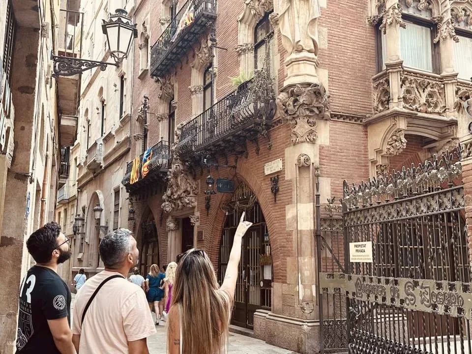 Barcelona & Picasso Museum Tour with Asian Language-Speaking Guide) | Spain