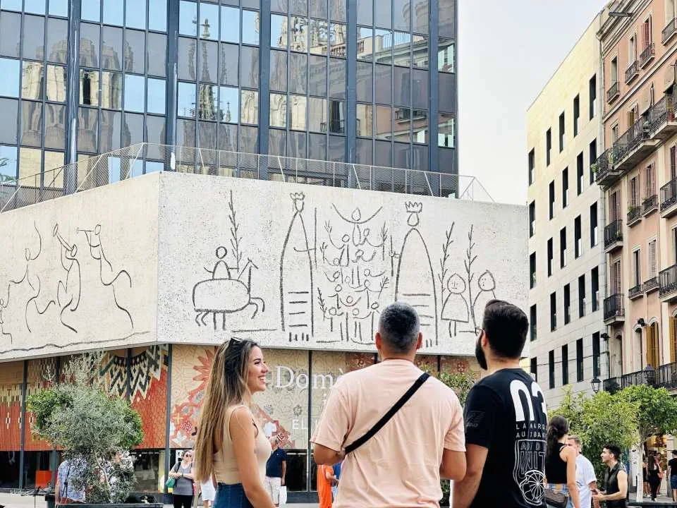 Barcelona & Picasso Museum Tour with Asian Language-Speaking Guide) | Spain