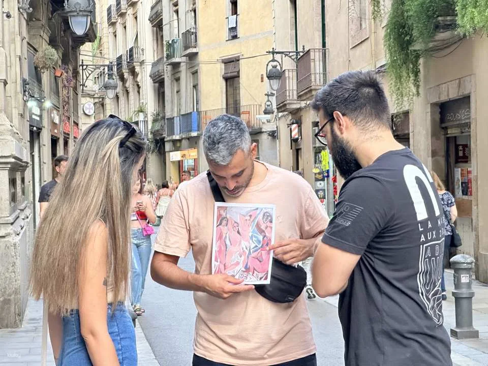 Barcelona & Picasso Museum Tour with Asian Language-Speaking Guide) | Spain