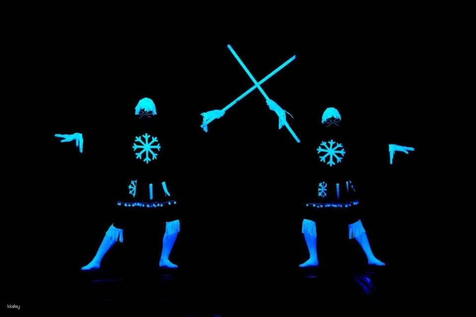 Black Light Theatre: Wow Show | Prague