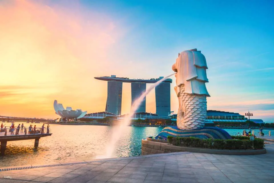 Singapore City Tour: Merlion Park, Singapore Flyer, Thian Hock Keng Temple, and More (Private or Shared Tour Option)