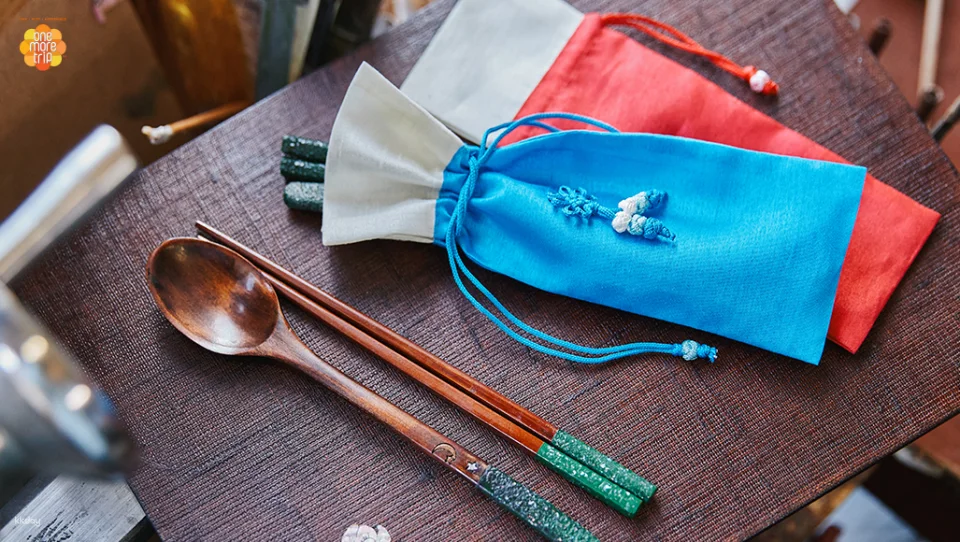 Lacquerware DIY Experience: Create a Traditional Mother-of-Pearl Spoon | Seoul, Korea