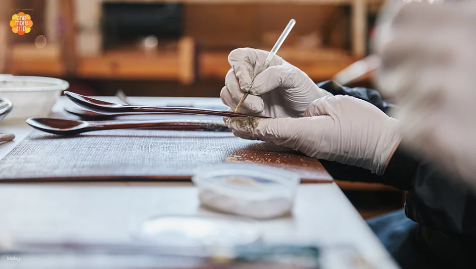 Lacquerware DIY Experience: Create a Traditional Mother-of-Pearl Spoon | Seoul, Korea