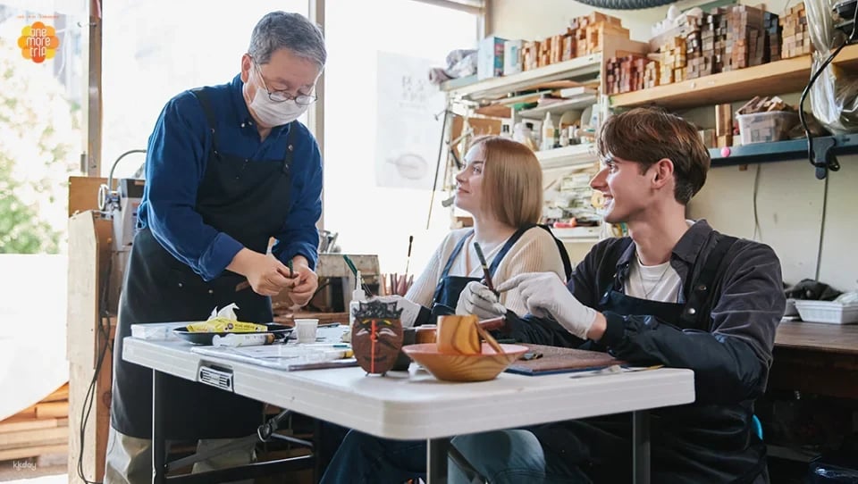 Lacquerware DIY Experience: Create a Traditional Mother-of-Pearl Spoon | Seoul, Korea