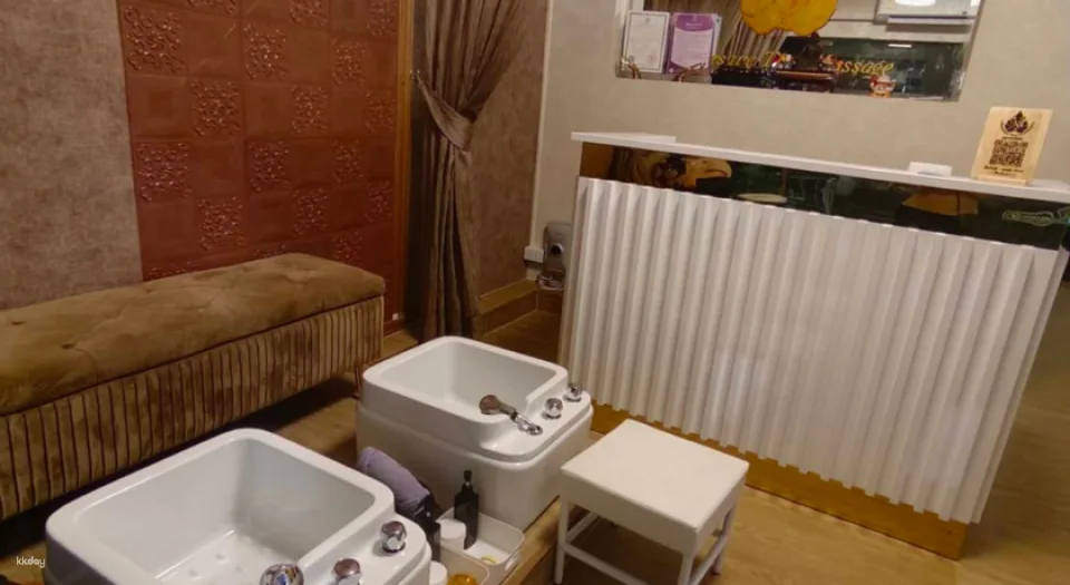 Monsane Thai Massage Experience in Bangkok | Thailand