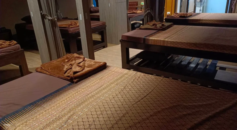 Monsane Thai Massage Experience in Bangkok | Thailand
