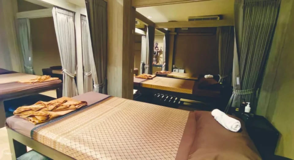 Monsane Thai Massage Experience in Bangkok | Thailand