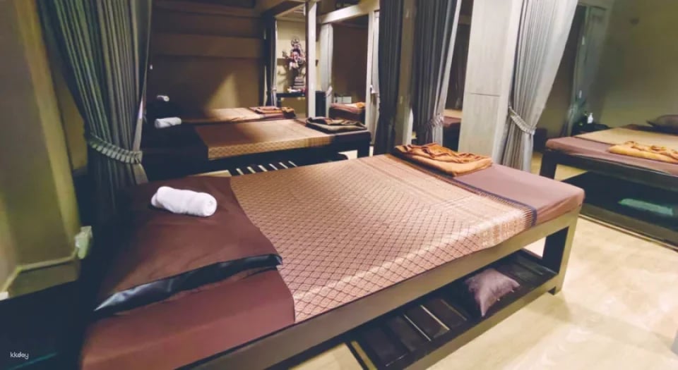 Monsane Thai Massage Experience in Bangkok | Thailand
