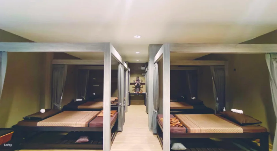 Monsane Thai Massage Experience in Bangkok | Thailand
