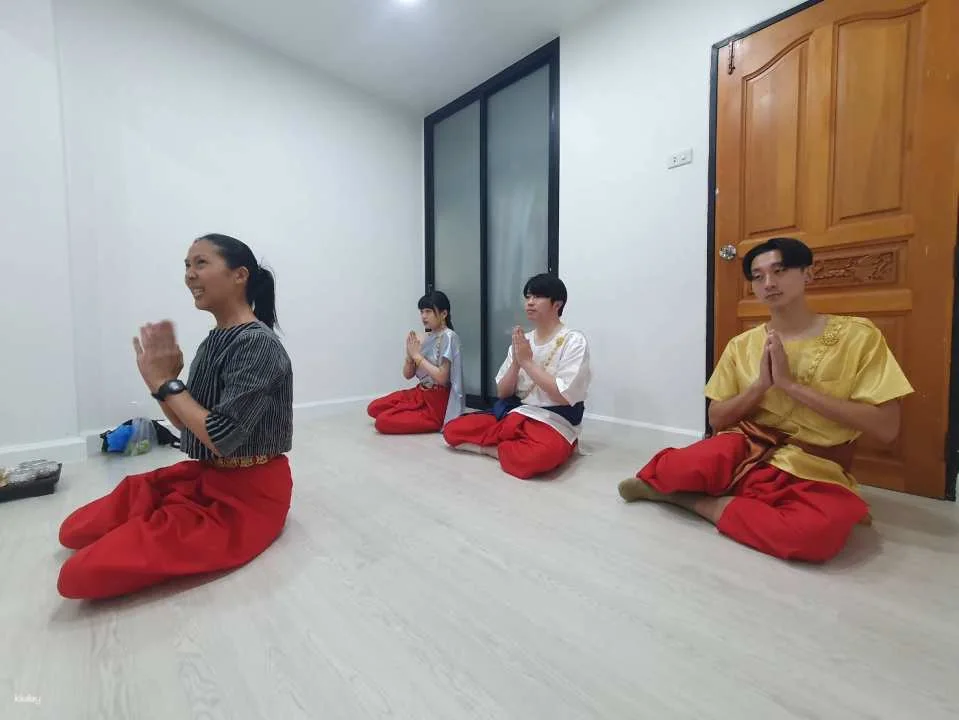 Thai Dance Class by Thai Glam Studio in Bangkok | Thailand