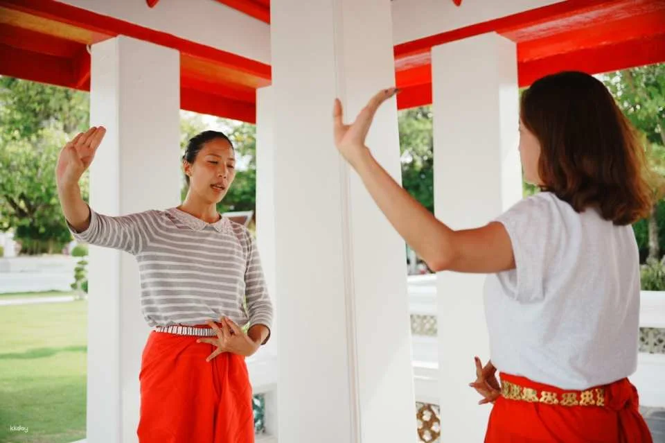 Thai Dance Class by Thai Glam Studio in Bangkok | Thailand