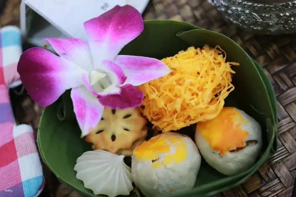 Thai Dance Class by Thai Glam Studio in Bangkok | Thailand