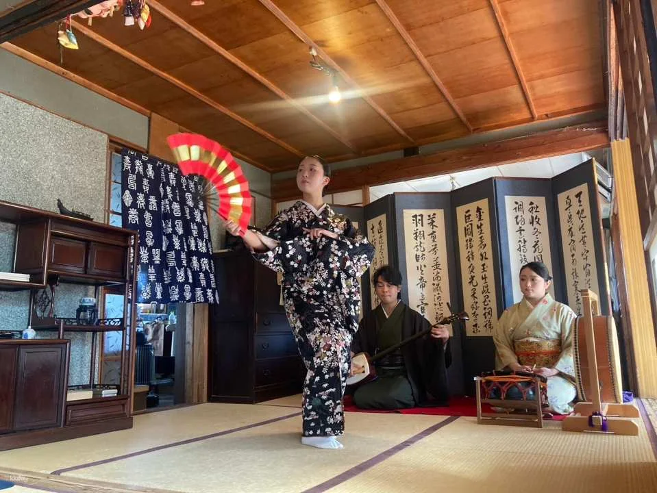 Japanese Kimono Dance and Tea Ceremony in Kagoshima
