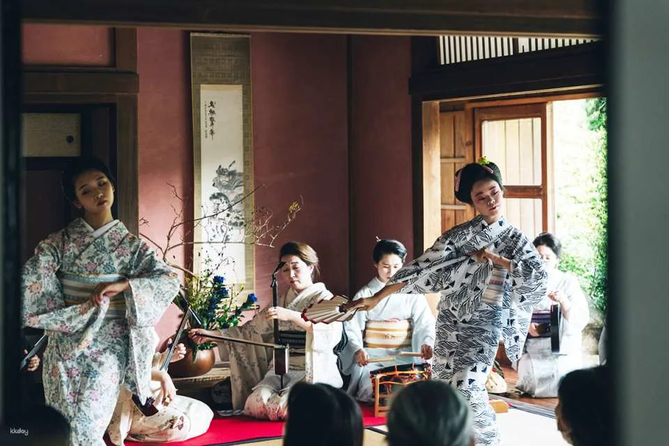 Japanese Kimono Dance and Tea Ceremony in Kagoshima