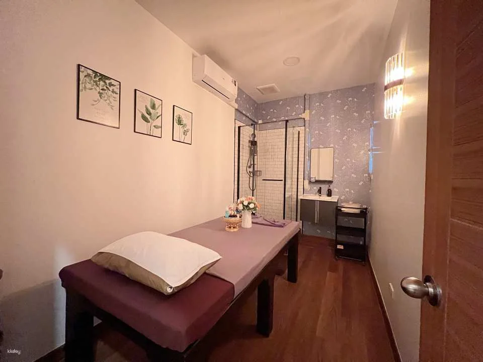 Bangkok Laks Thai Massage at Asoke | Thailand