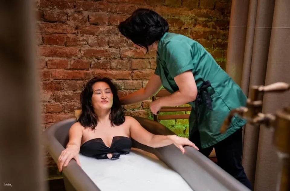 Single beer bath experience in Prague