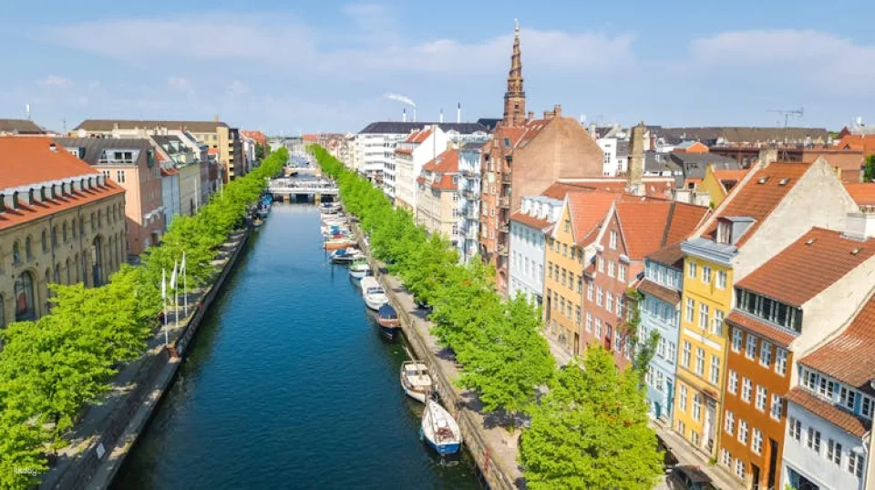 Discover Copenhagen in 1 hour with a local
