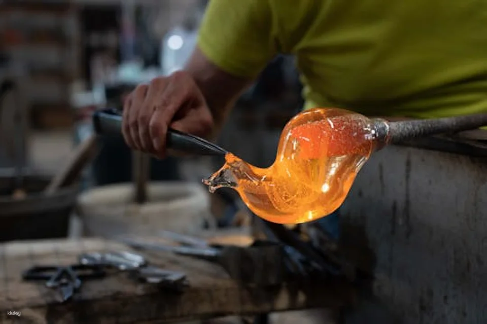 Glass factory tour in Murano island