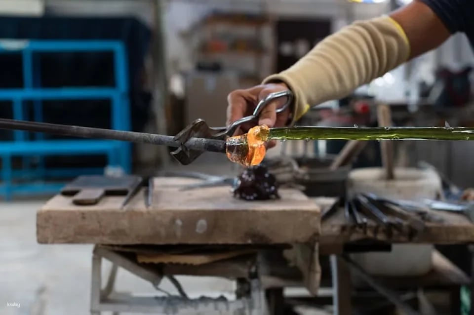 Glass factory tour in Murano island