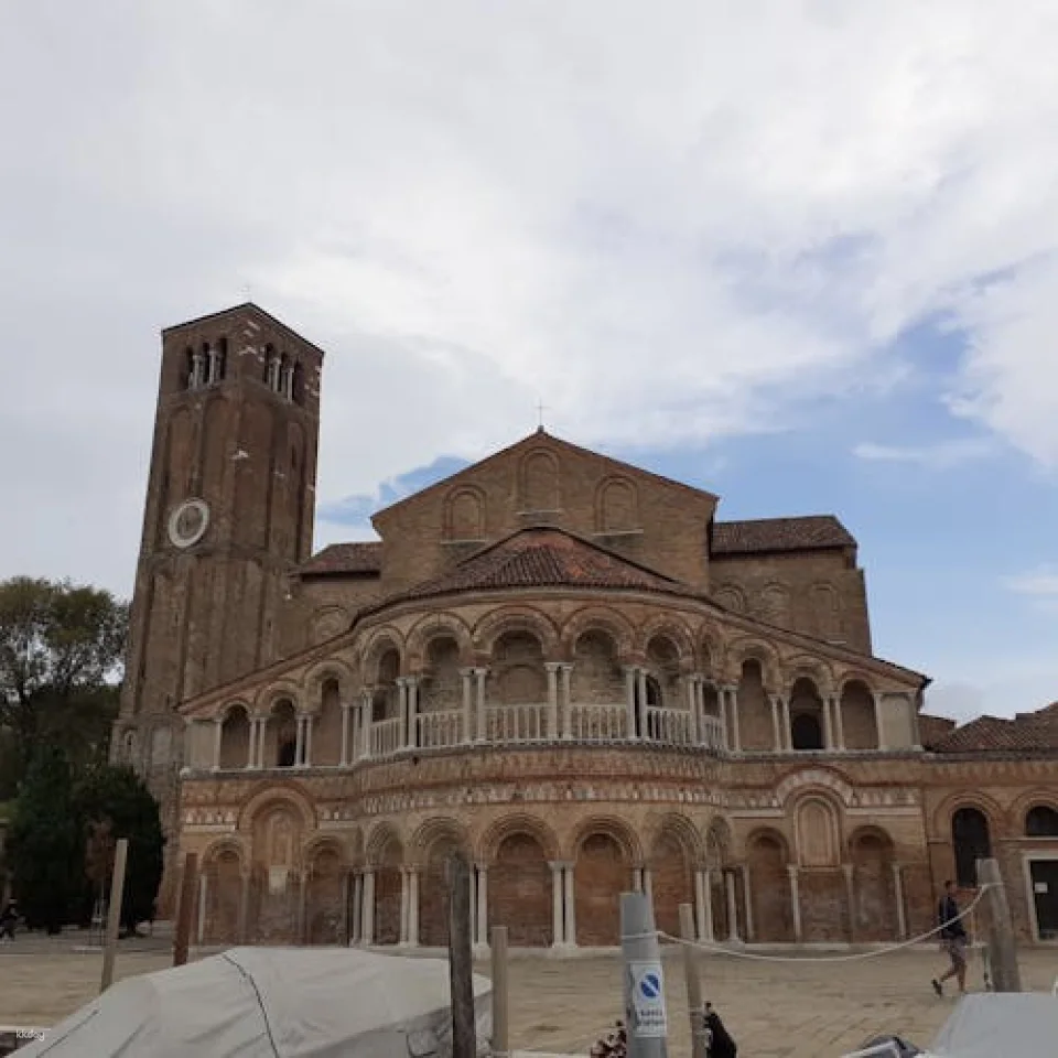 Glass factory tour in Murano island