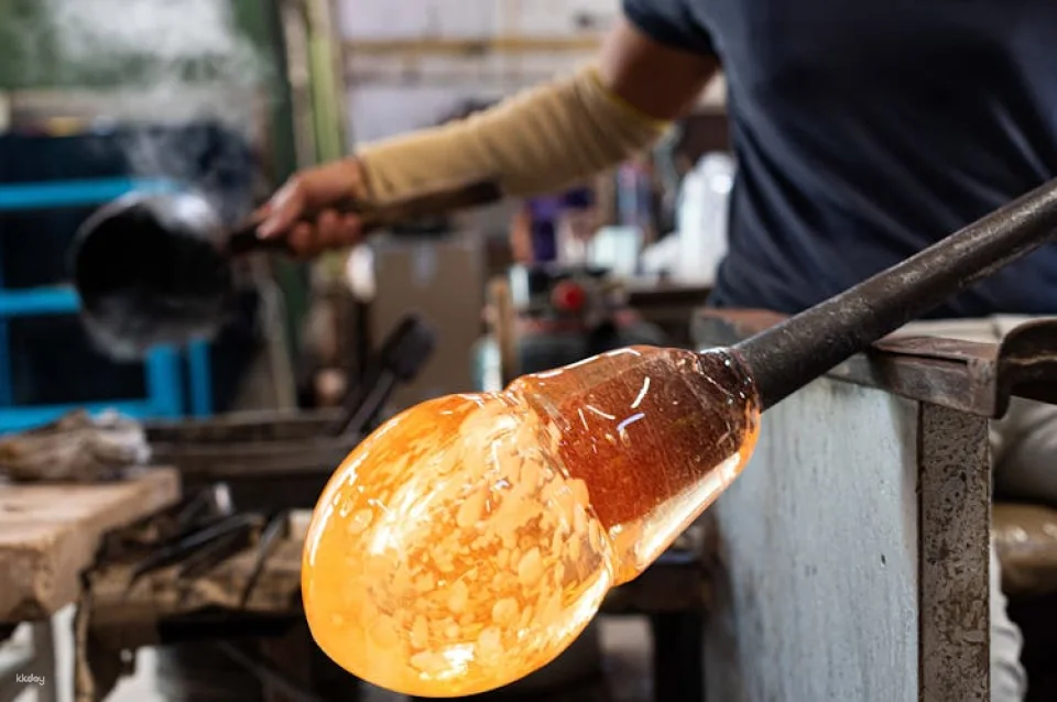 Glass factory tour in Murano island