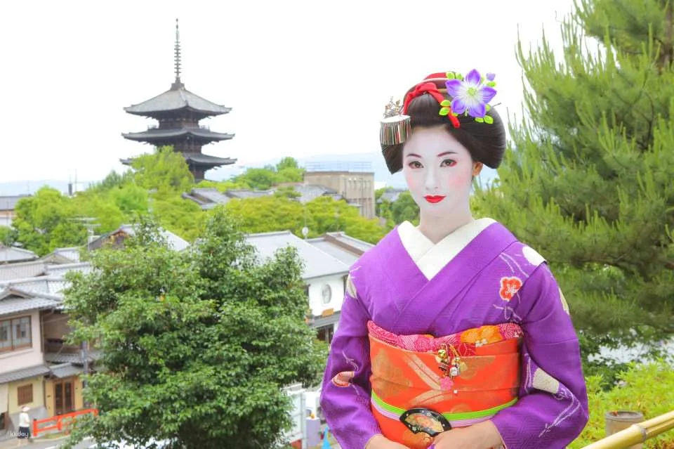 Kyoto Maiko Makeover & Photoshoot Experience Near Kiyomizu-dera Temple| Japan