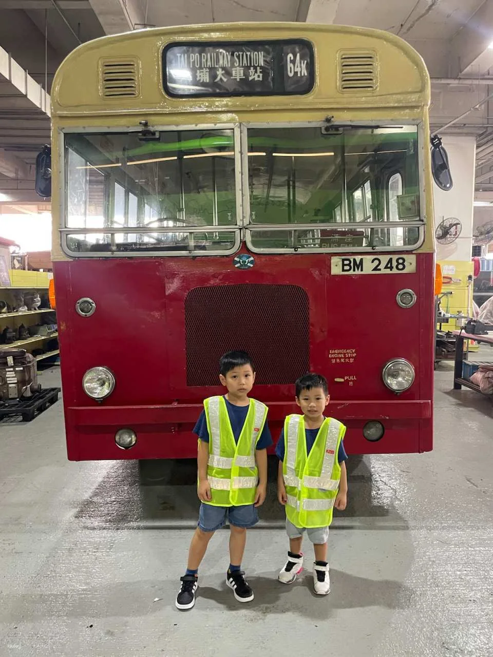 [Family Fun Destination] KMB Bus Depot: Learn about Bus Maintenance and Explore Antique Buses | In-depth Tour | Tour Certificate & KMB Souvenir