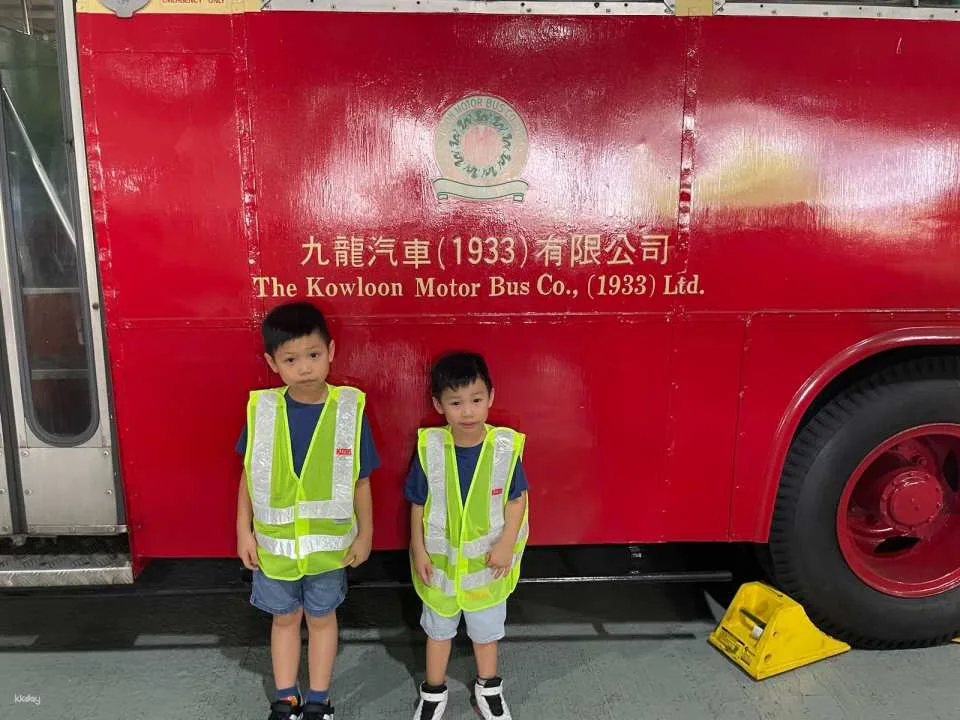 [Family Fun Destination] KMB Bus Depot: Learn about Bus Maintenance and Explore Antique Buses | In-depth Tour | Tour Certificate & KMB Souvenir