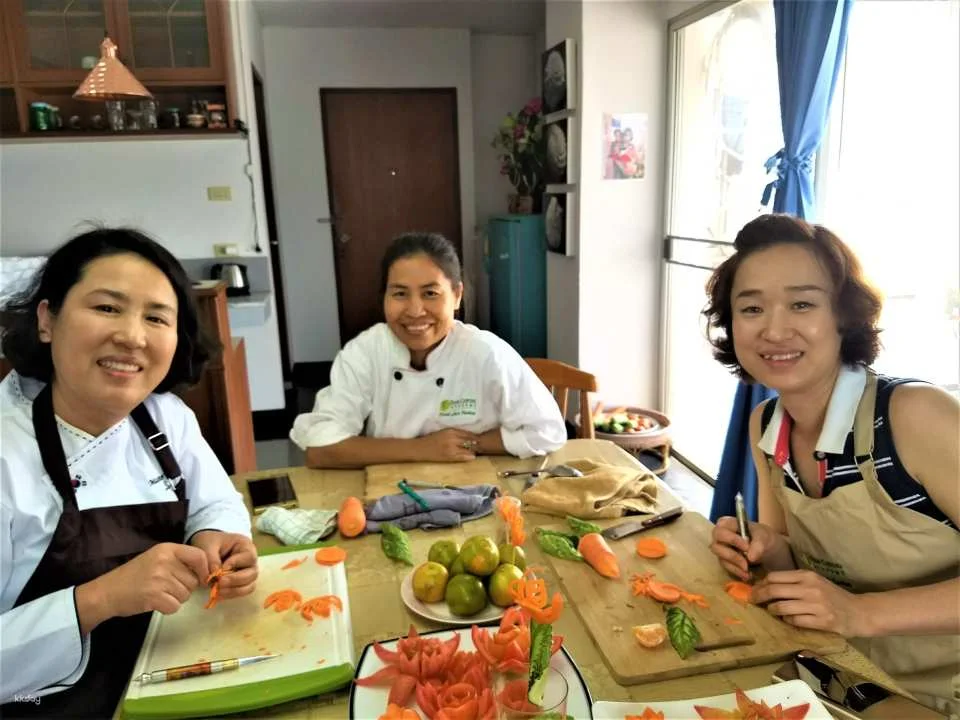 Traditional Thai Fruit and Vegetable Carving Class by Siam Carving Academy | Thailand