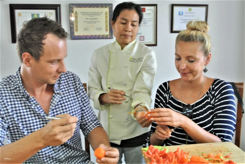 Traditional Thai Fruit and Vegetable Carving Class by Siam Carving Academy | Thailand
