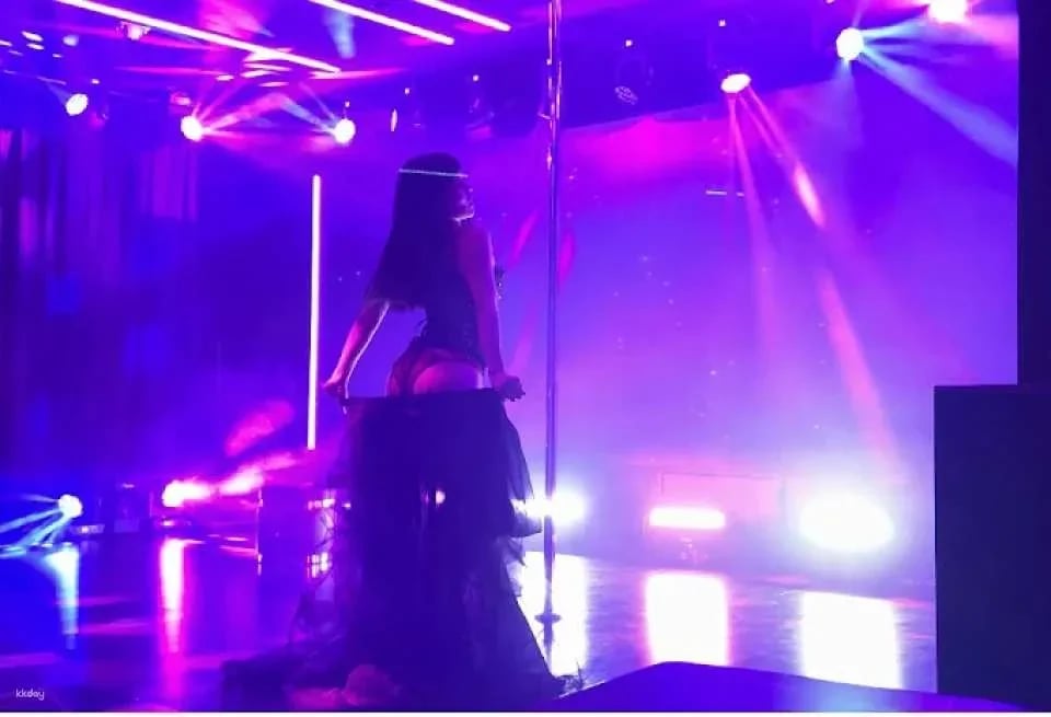 Tokyo Nightlife Recommendation: Exciting Pole Dance & DJ Performance at Ginza Puremie Club