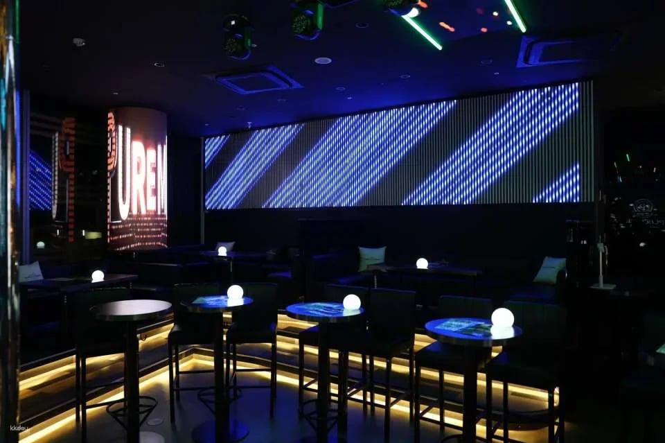 Tokyo Nightlife Recommendation: Exciting Pole Dance & DJ Performance at Ginza Puremie Club