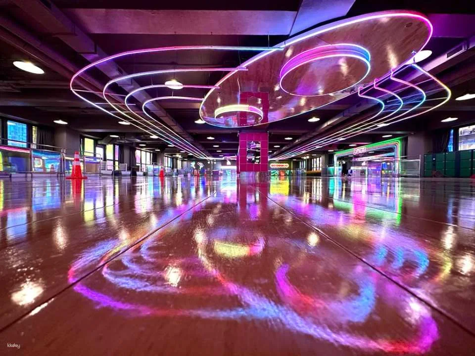Lai Chi Kok | Bun's 2020 Indoor Roller Skating | A Great Place for Families | Experience the Retro 80s Disco Style