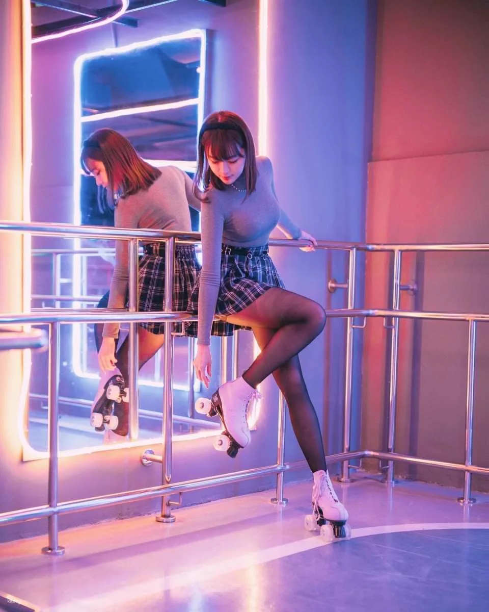 Lai Chi Kok | Bun's 2020 Indoor Roller Skating | A Great Place for Families | Experience the Retro 80s Disco Style