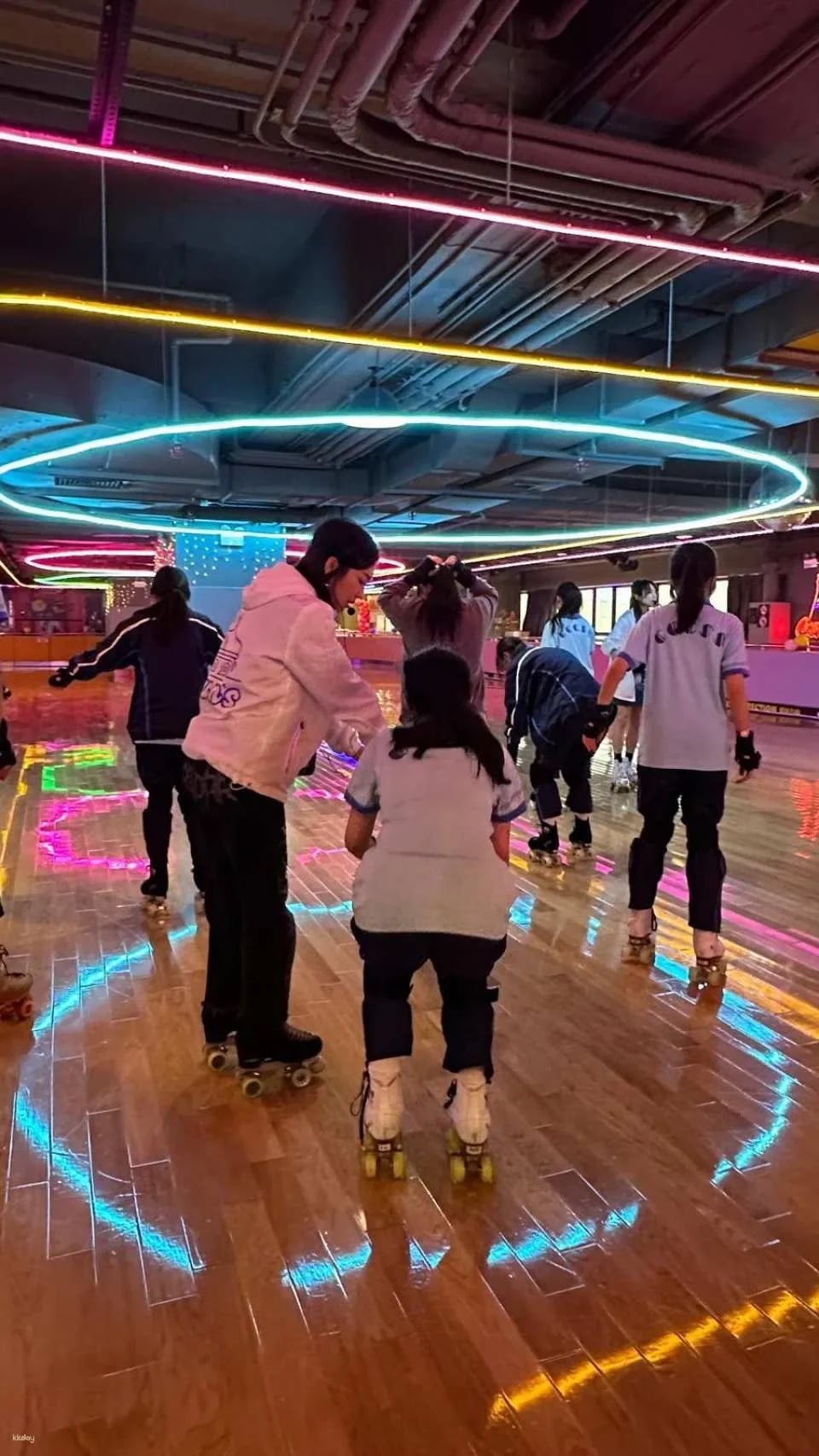 Lai Chi Kok | Bun's 2020 Indoor Roller Skating | A Great Place for Families | Experience the Retro 80s Disco Style