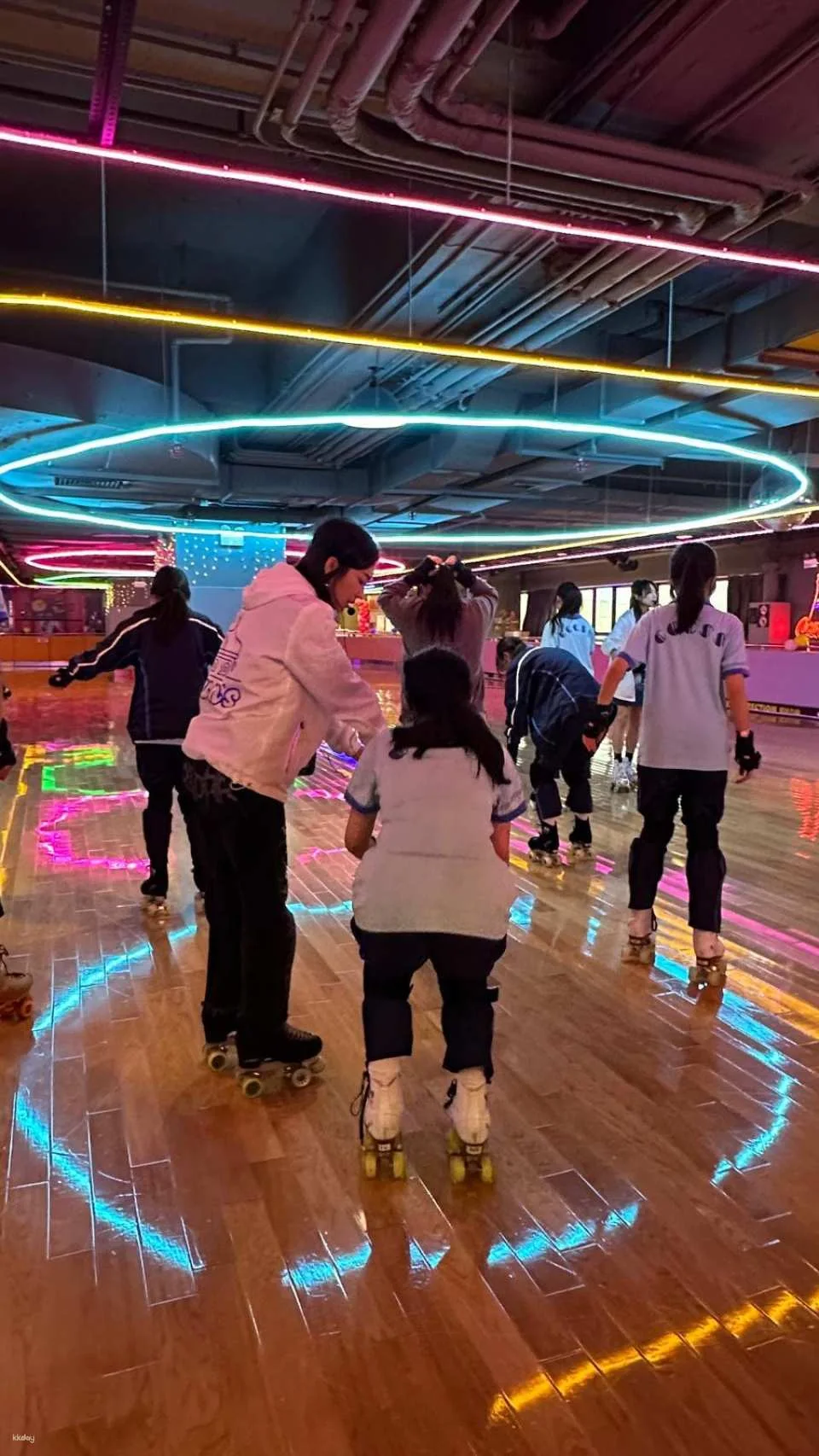 Lai Chi Kok | Bun's 2020 Indoor Roller Skating | A Great Place for Families | Experience the Retro 80s Disco Style