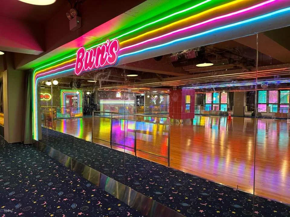 Lai Chi Kok | Bun's 2020 Indoor Roller Skating | A Great Place for Families | Experience the Retro 80s Disco Style