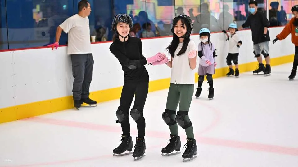 [KKday Exclusive 20% Off] Taipei｜Chung Tai Lo Life Aurora Ice Rink｜Skating Combo