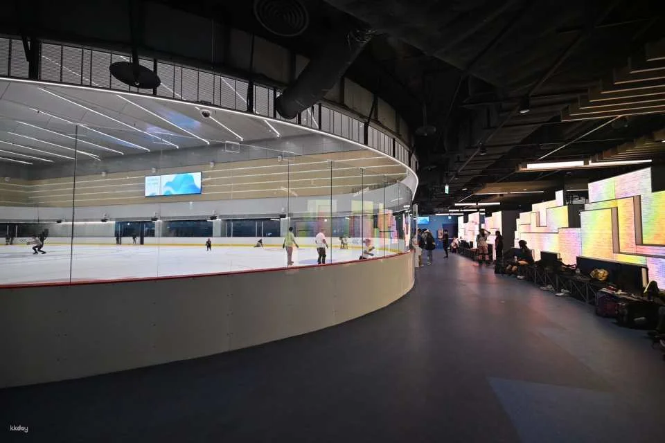 [KKday Exclusive 20% Off] Taipei｜Chung Tai Lo Life Aurora Ice Rink｜Skating Combo