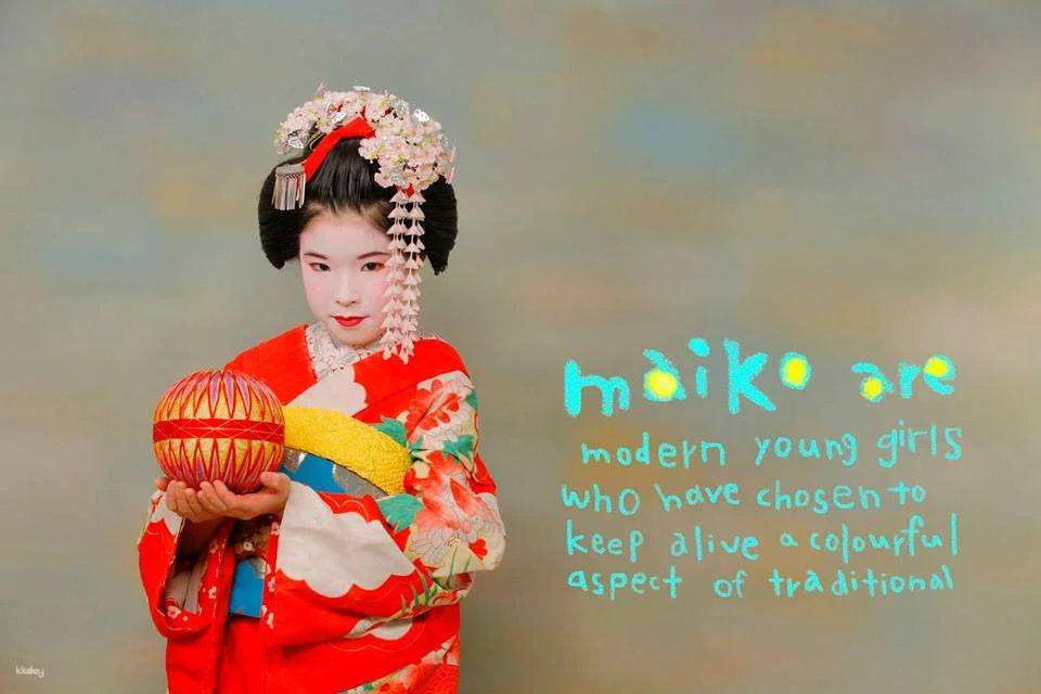 Kyoto Maiko Makeover Experience for Children & Salon Photography at Maiko-henshin Studio Shiki near Kiyomizu-dera Temple|Japan