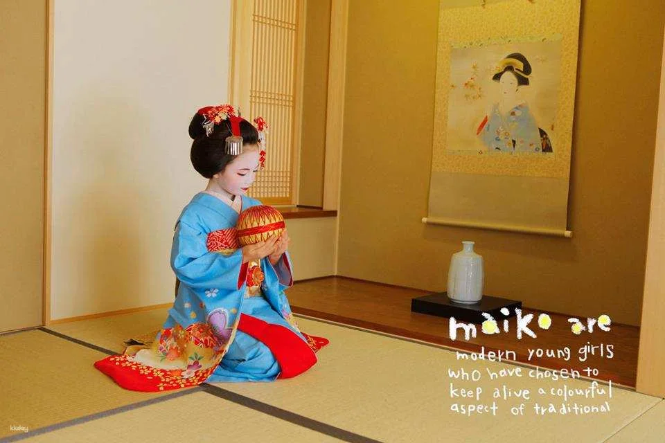 Kyoto Maiko Makeover Experience for Children & Salon Photography at Maiko-henshin Studio Shiki near Kiyomizu-dera Temple｜Japan
