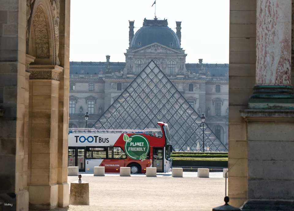 TOOTBUS | Paris Discovery Hop-On-Hop-Off bus tour with Seine river cruise