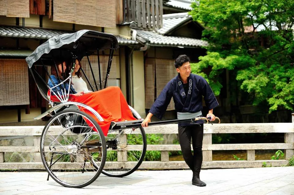 Kyoto Higashiyama Rickshaw Tour: Hōkan-ji Temple & Yasaka Shrine | Japan