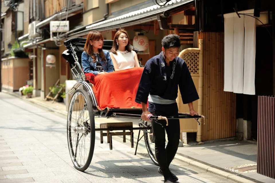 Kyoto Higashiyama Rickshaw Tour: Hōkan-ji Temple & Yasaka Shrine | Japan