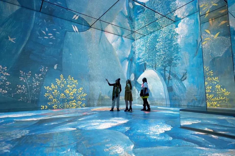 Go City | The London Pass® (Includes London Eye + 110 plus attractions)
