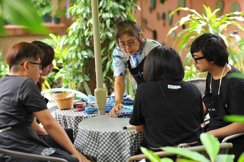 Cotton Farm Garden House Indigo-Dyeing Workshop in Chiang Mai | Thailand
